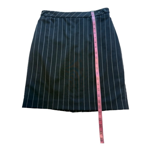 Club Monaco Black / Grey Wool Pinstripe Pencil Skirt - Size 4 - Picture 11 of 13